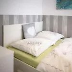 Haus Julia Direkt Am Hennesee Mitten Im Sauerland 펜션 *
