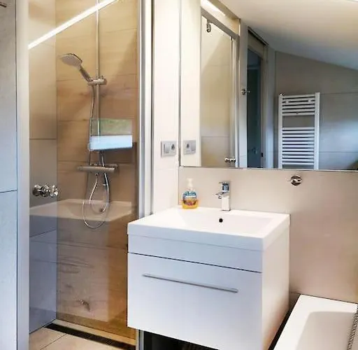 Haus Julia Direkt Am Hennesee Mitten Im Sauerland بيت للعطل