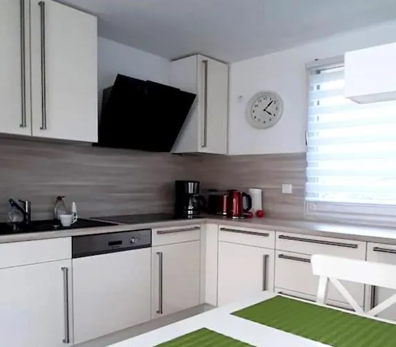 Haus Julia Direkt Am Hennesee Mitten Im Sauerland بيت للعطل